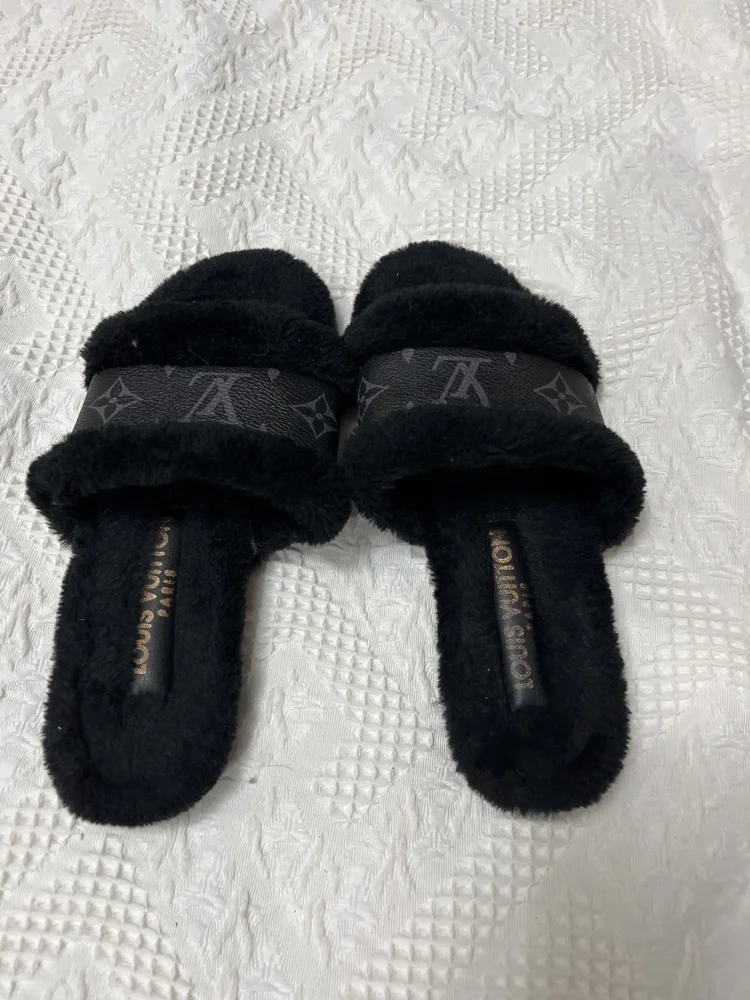 Louis Vuitton Flip-flops