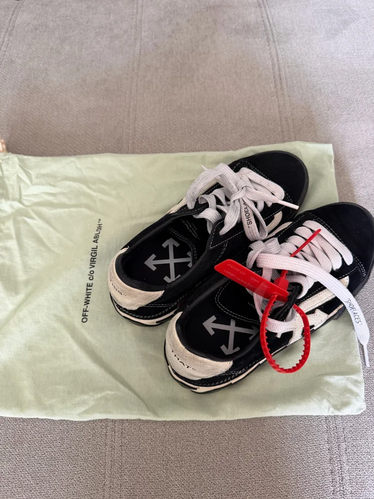 Off-White Sneakers, size 37, photo 2