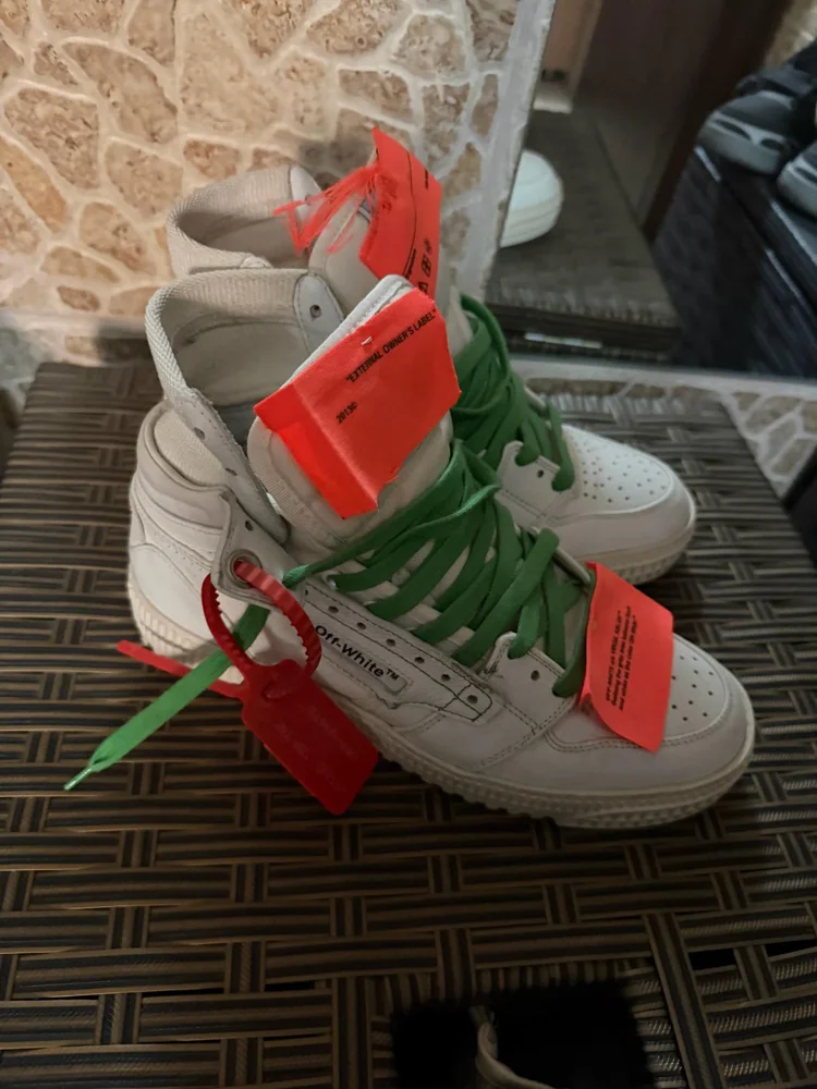 Nike x Off-White Sneakers