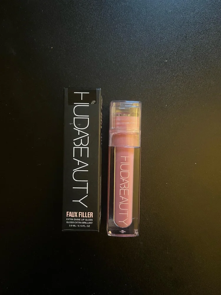 Huda Beauty Makeup