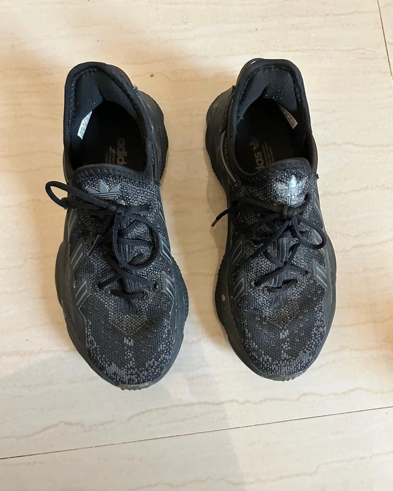 adidas Sneakers