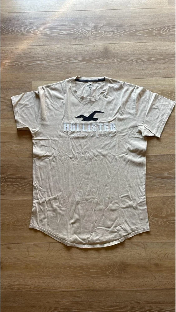 Hollister T-shirts