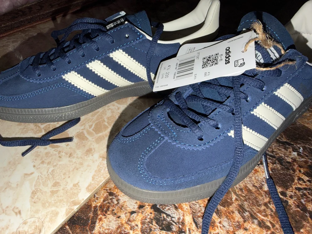 adidas Sneakers, size 37.5, photo 2