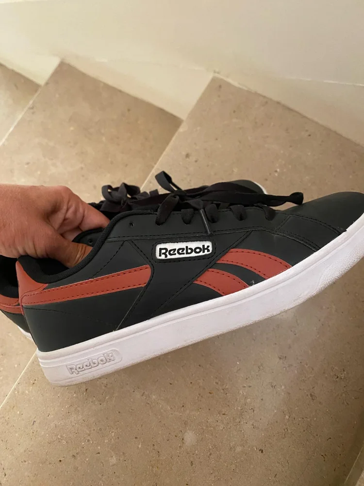 Reebok Sneakers