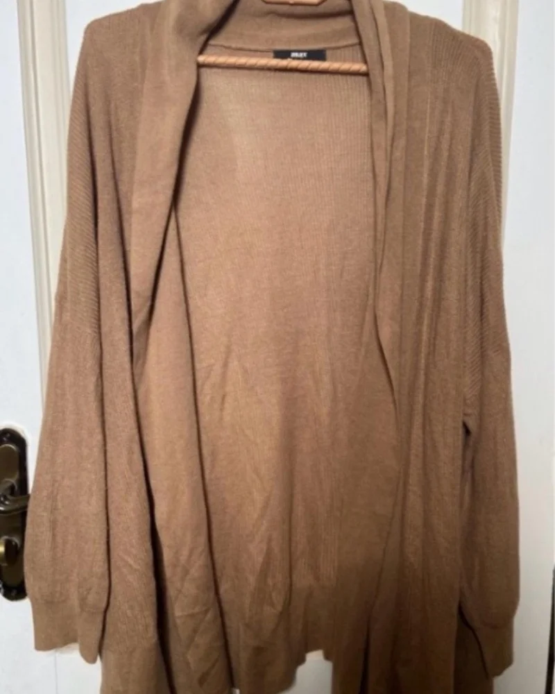 Max Cardigans
