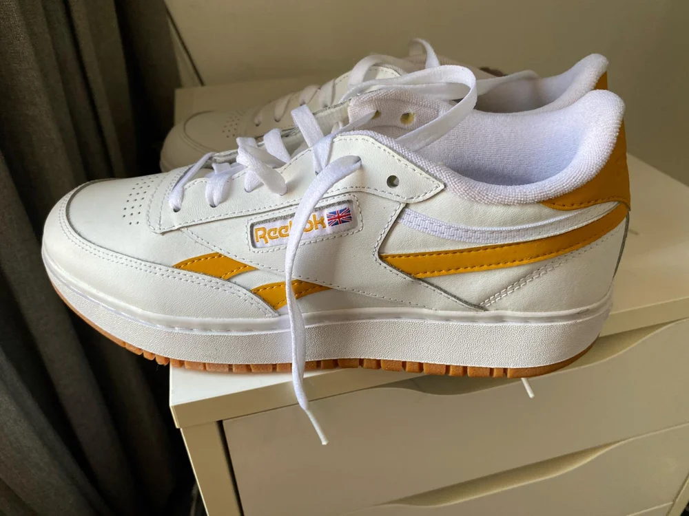 Reebok Sneakers
