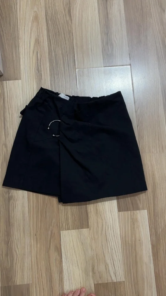 Zara Skorts