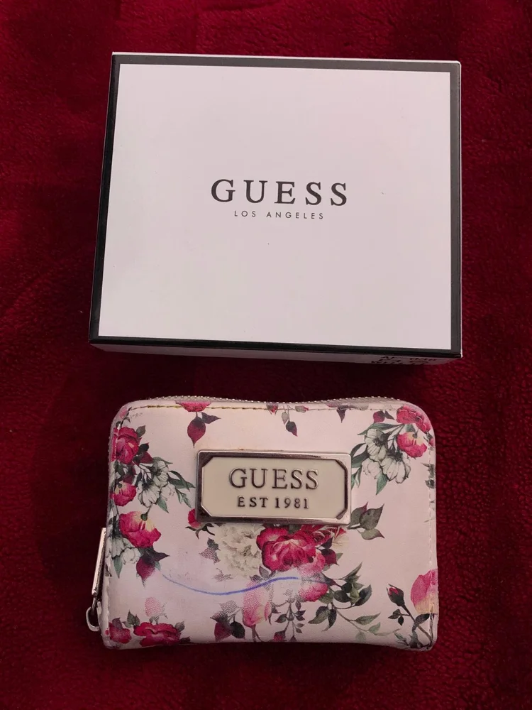 GUESS Wallets