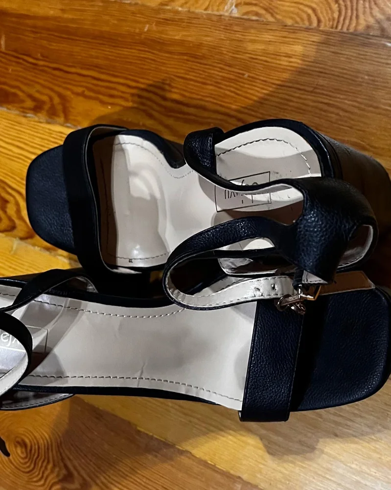 deja vu Stiletto Heels, size 40, photo 4