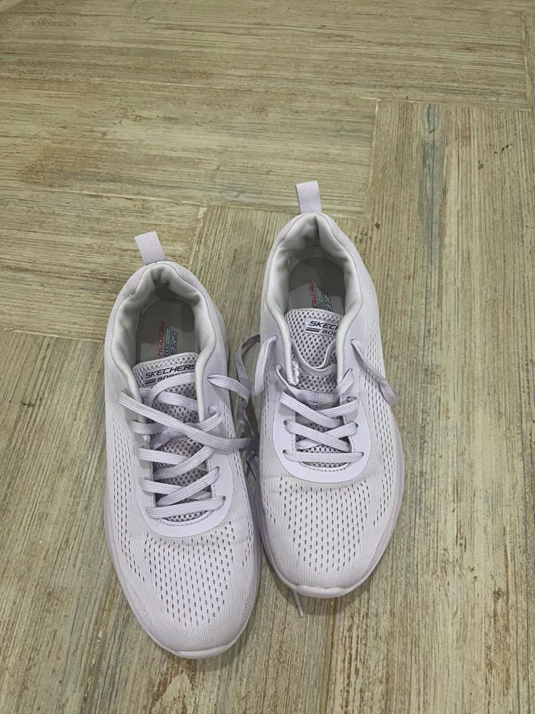 Sketchers Sneakers