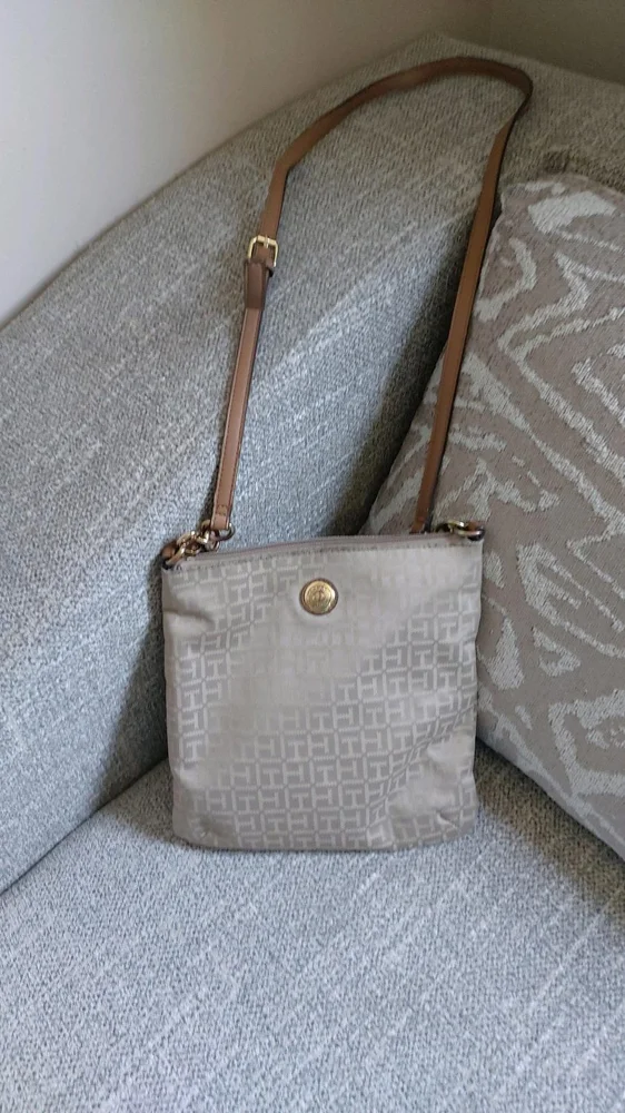 Tommy Hilfiger Cross-Body Bag