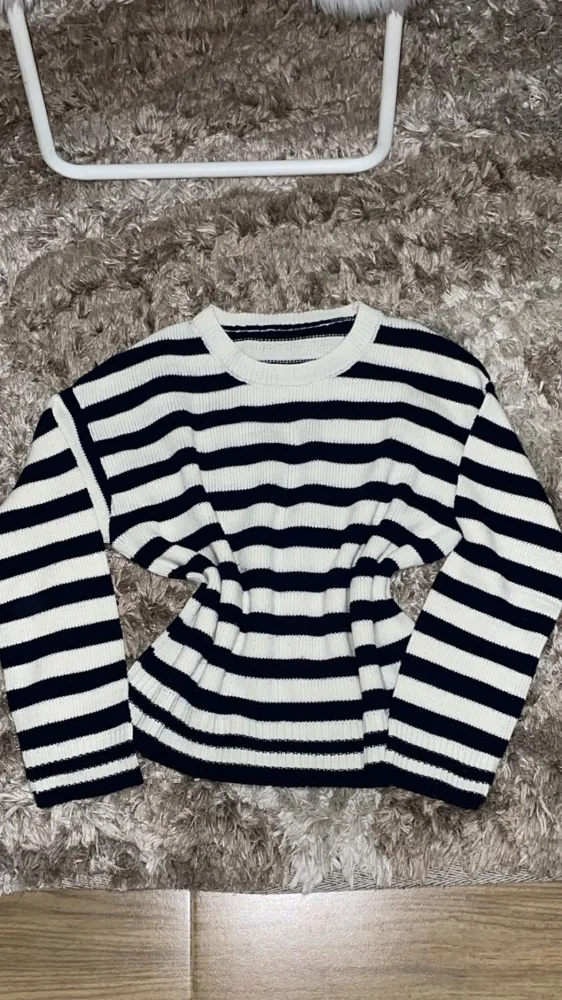 Local Sweaters & Pullovers
