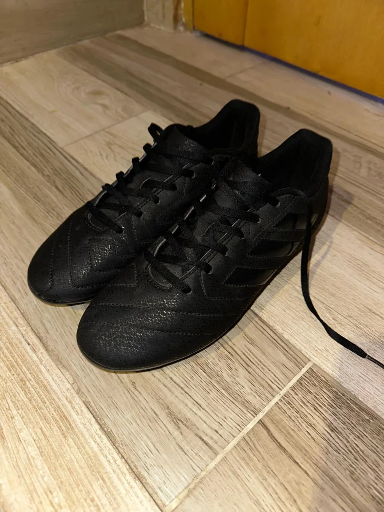 adidas Sneakers
