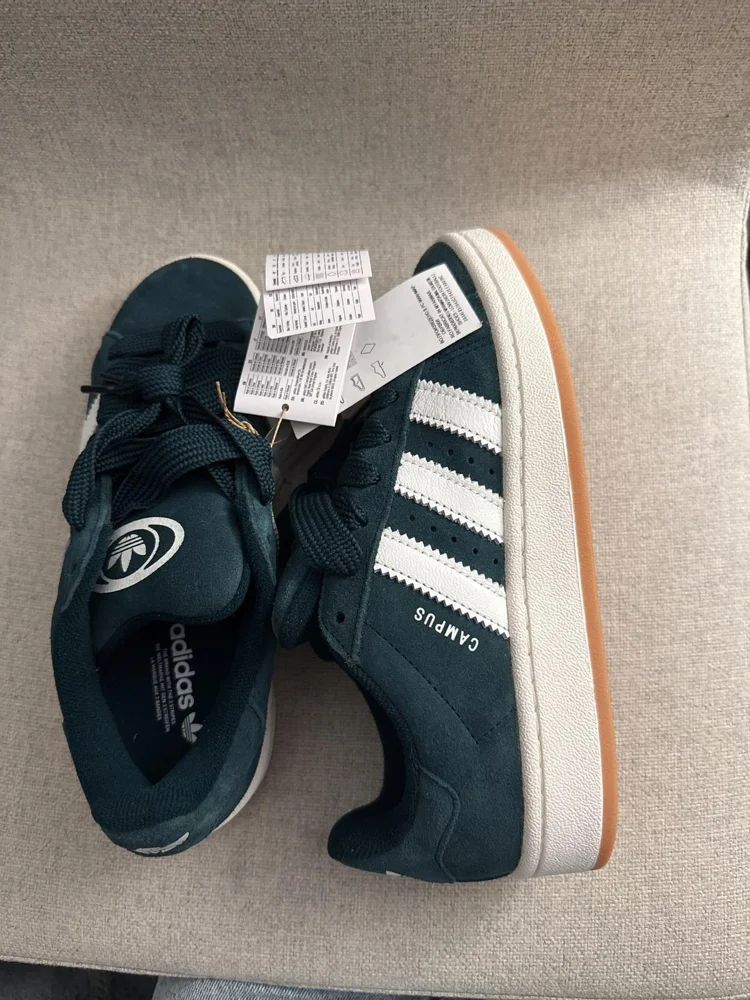 adidas Sneakers
