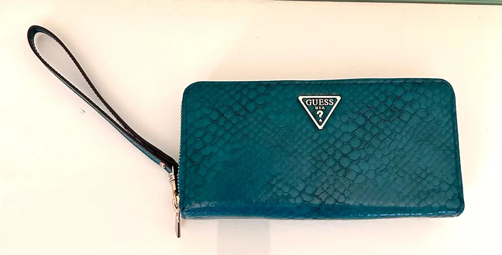 GUESS Wallets