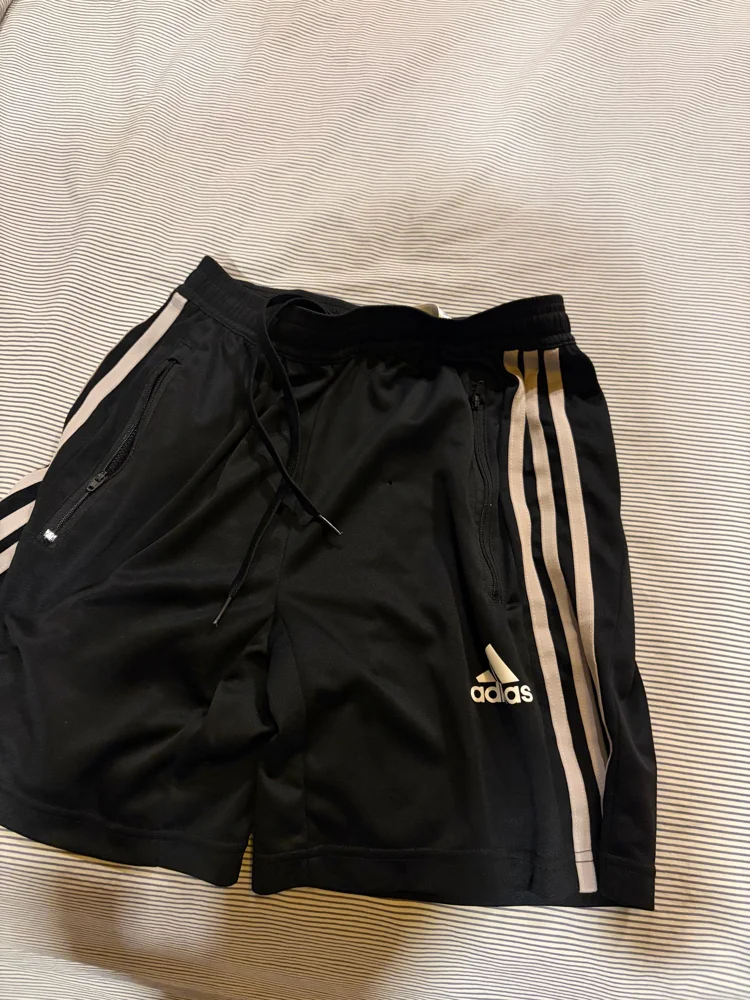 adidas Shorts, size XS / 34 / 6, photo 2