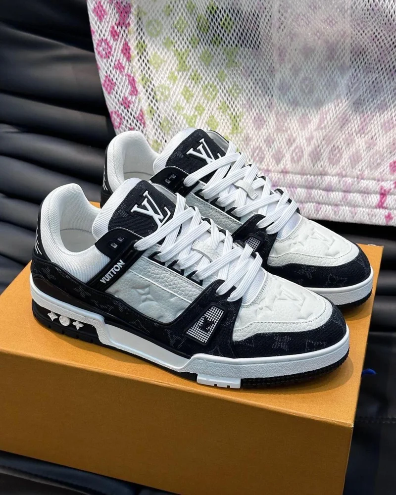Louis Vuitton Sneakers