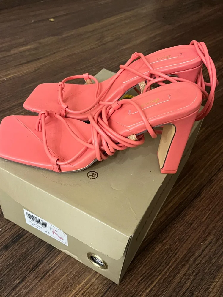 deja vu Lace-ups