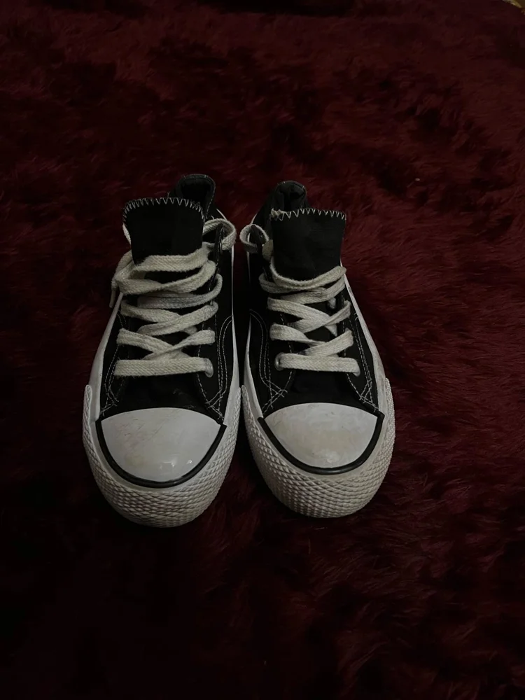 SWAG Sneakers