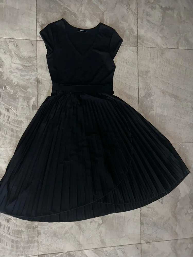 Midi Dresses