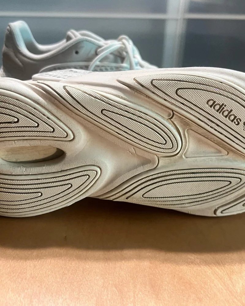 adidas Sneakers