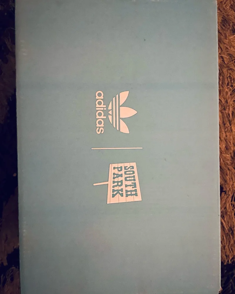 adidas Sneakers