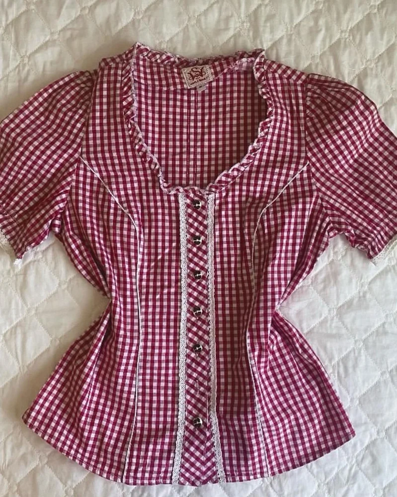 Vintage Dressing Blouses