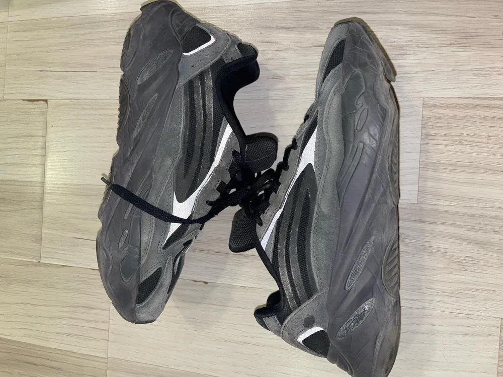 Yeezy Sneakers