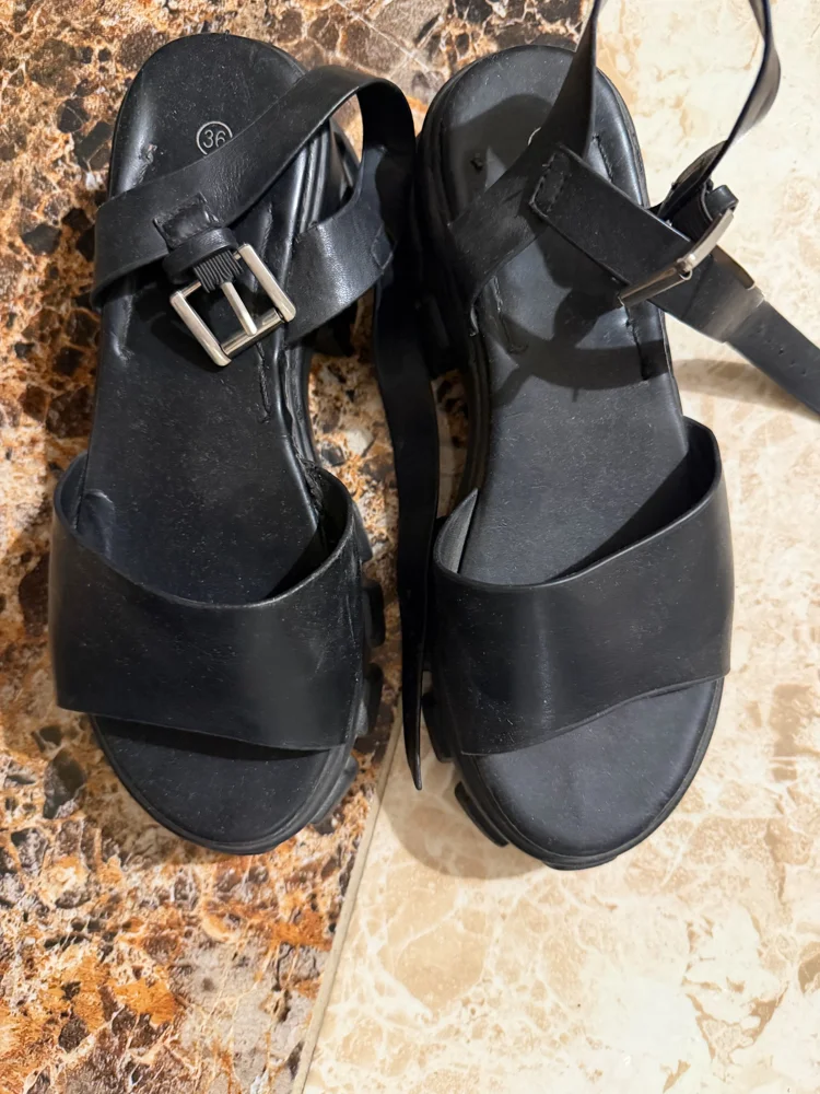 Pixi Sandals