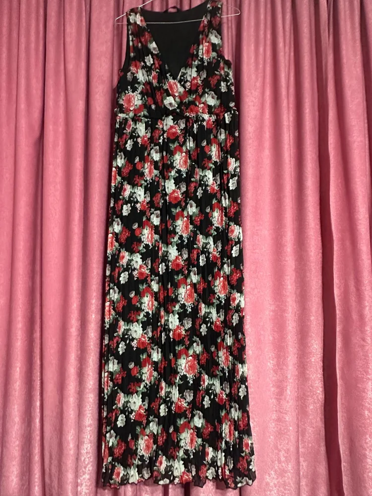 Max Maxi Dresses