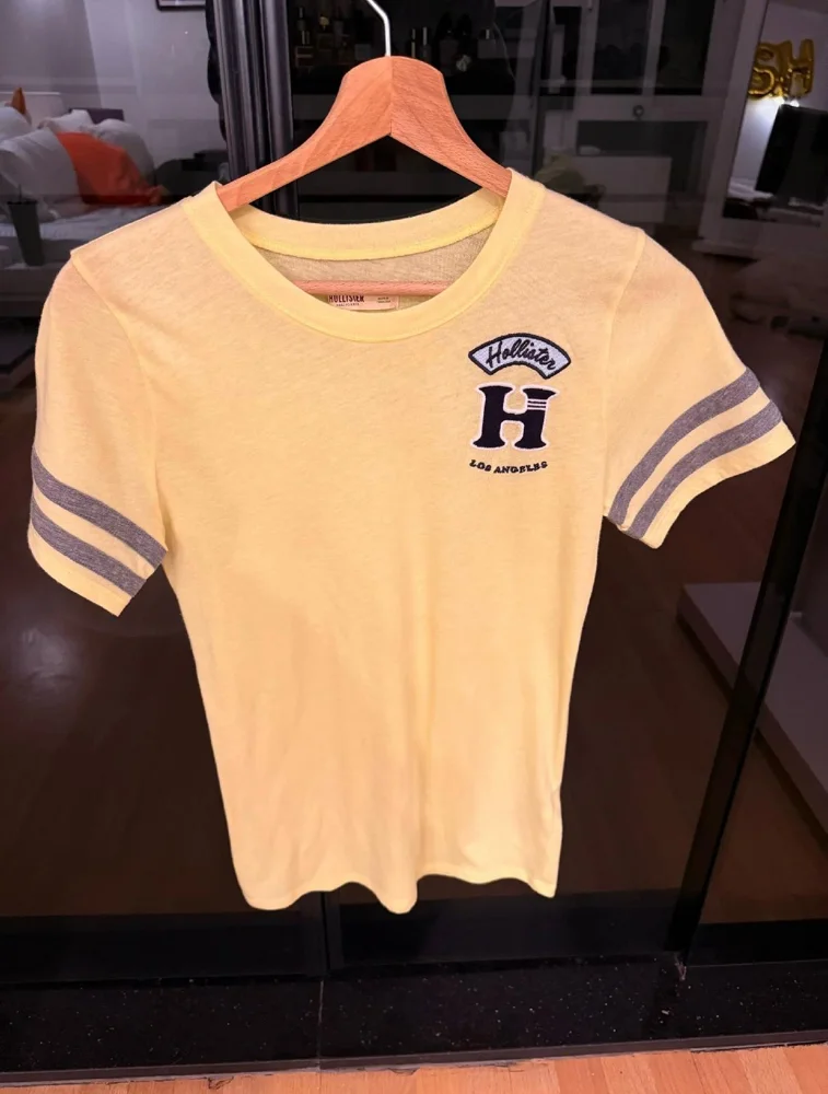 Hollister T-shirts
