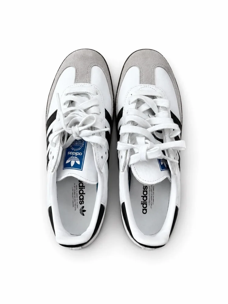 adidas Sneakers