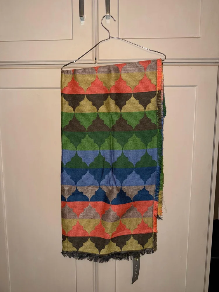 ROMAN Scarves