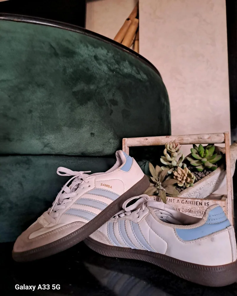 adidas Sneakers