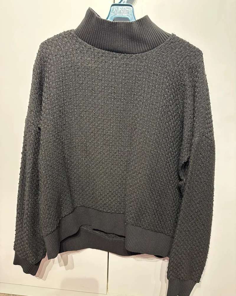 Zara Sweaters & Pullovers