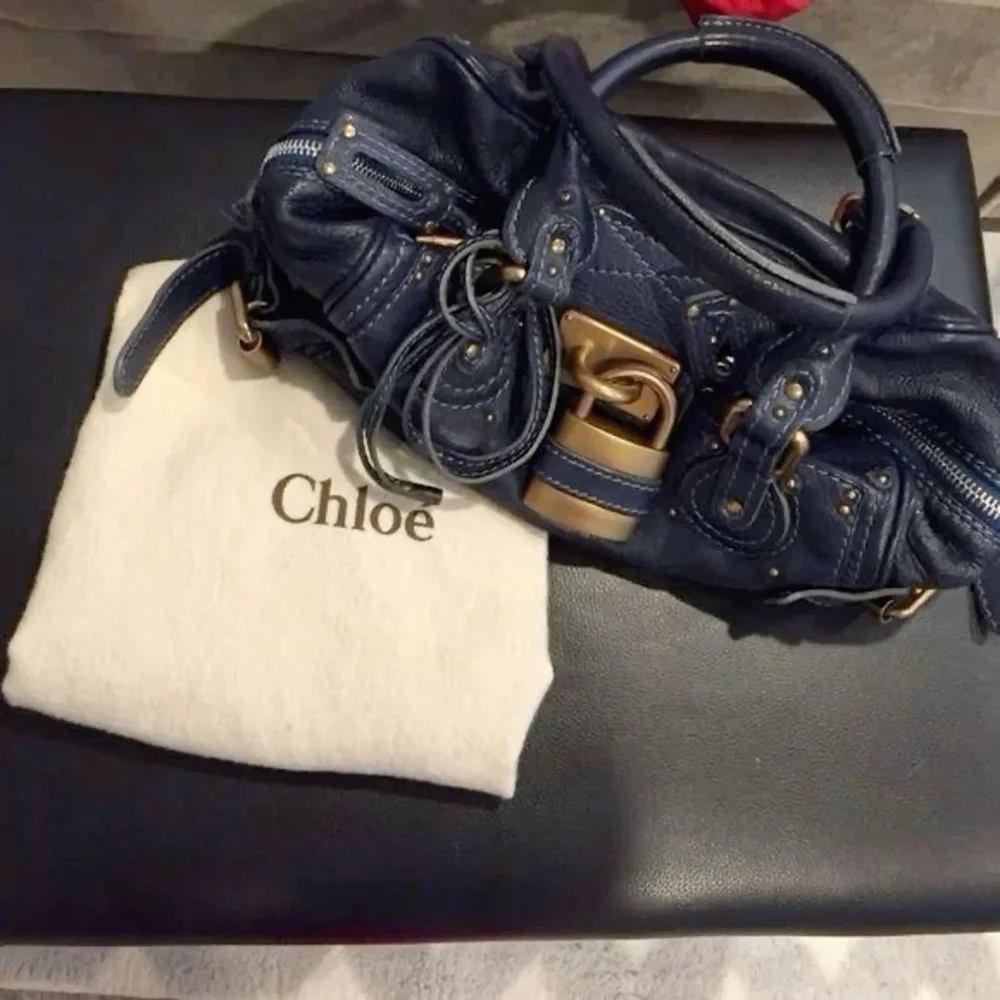 Chloé Shoulder Bag on Libsy