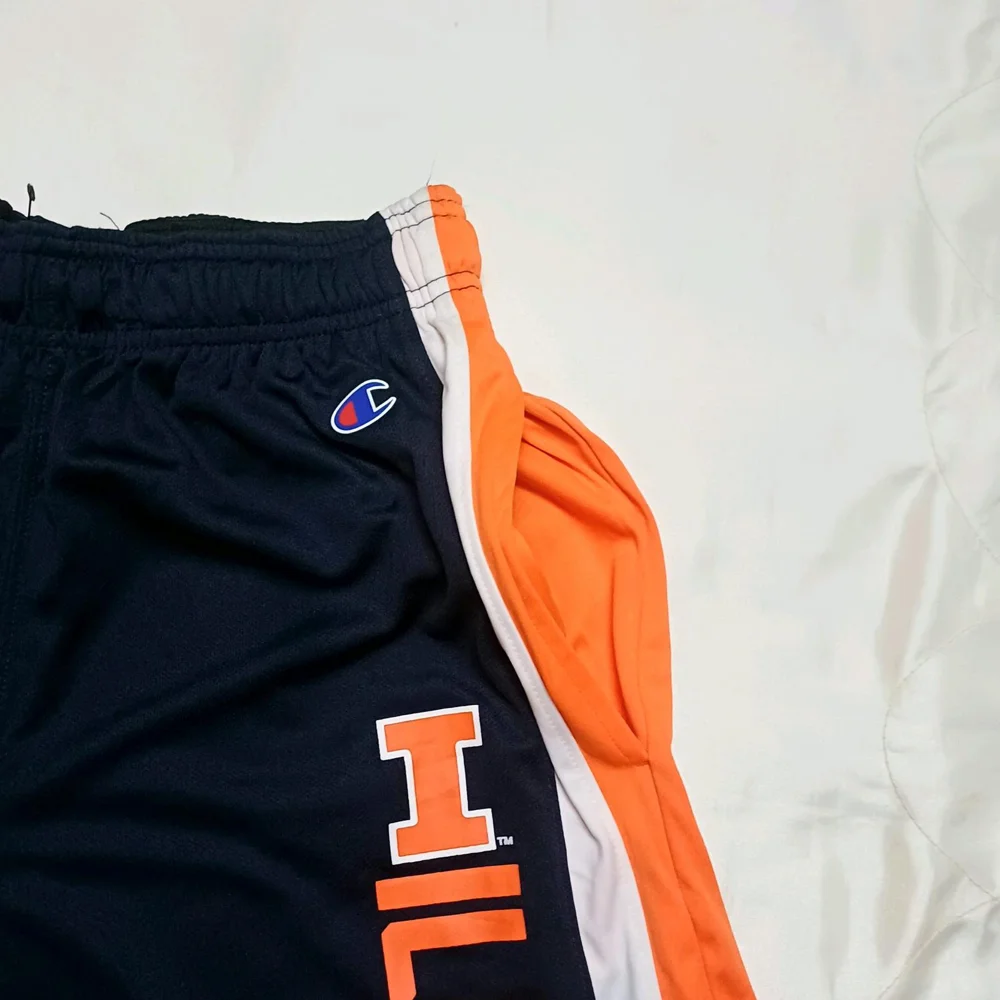 Champion Shorts, size S, photo 2