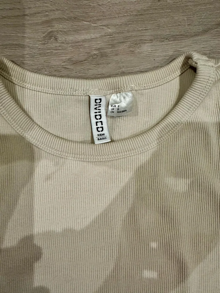 H&M T-shirts, size S / 36 / 8, photo 3