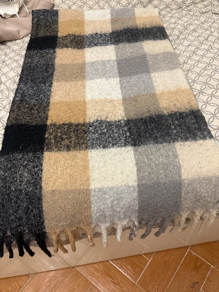 Stradivarius Scarves