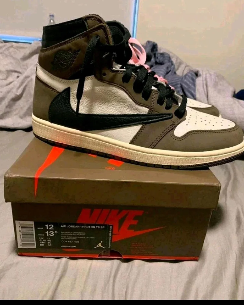 Travis Scott Sneakers, size 37.5, photo 3