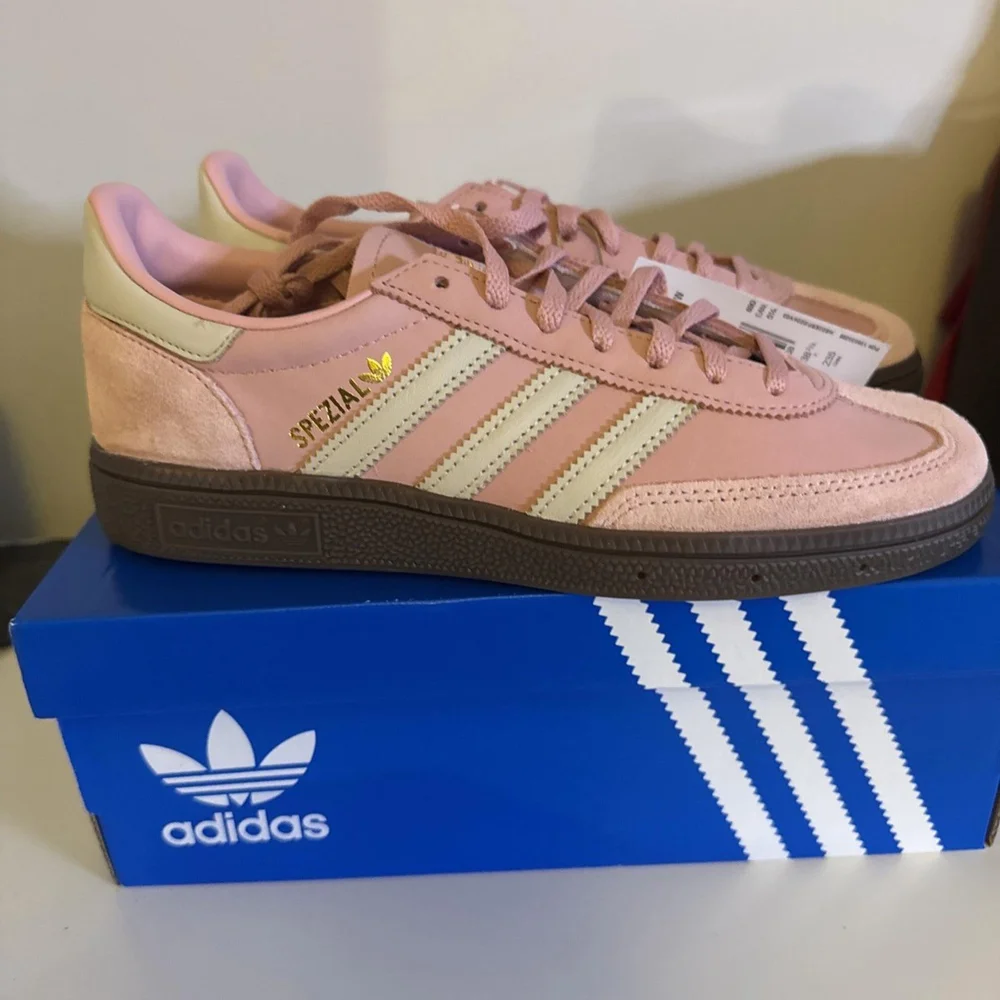 adidas Sneakers, size 39, photo 2