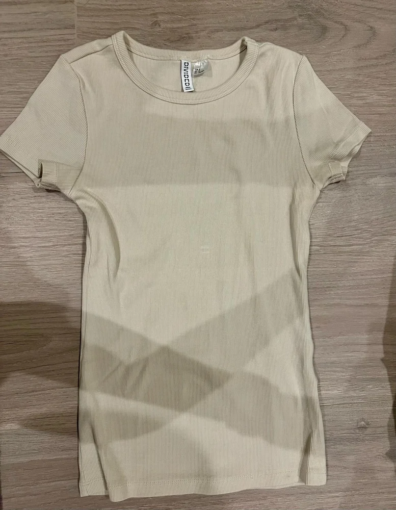 H&M T-shirts