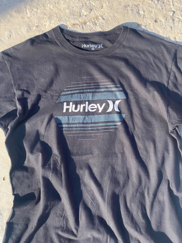 Hurley T-shirts, size M, photo 2