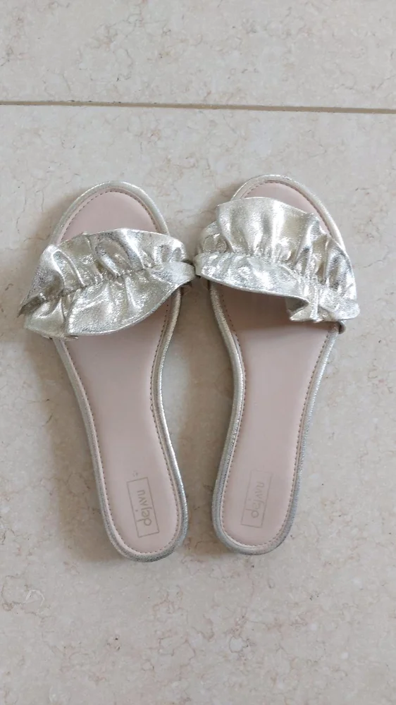 deja vu Flats