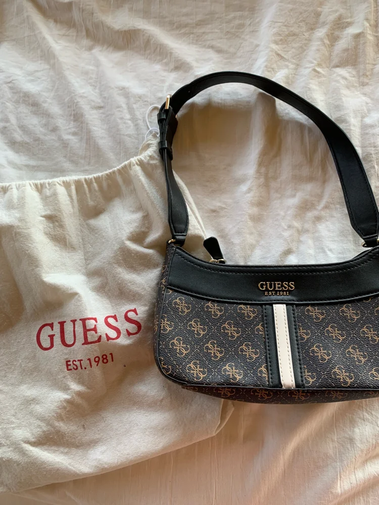 GUESS Shoulder Bag, size Other, photo 2