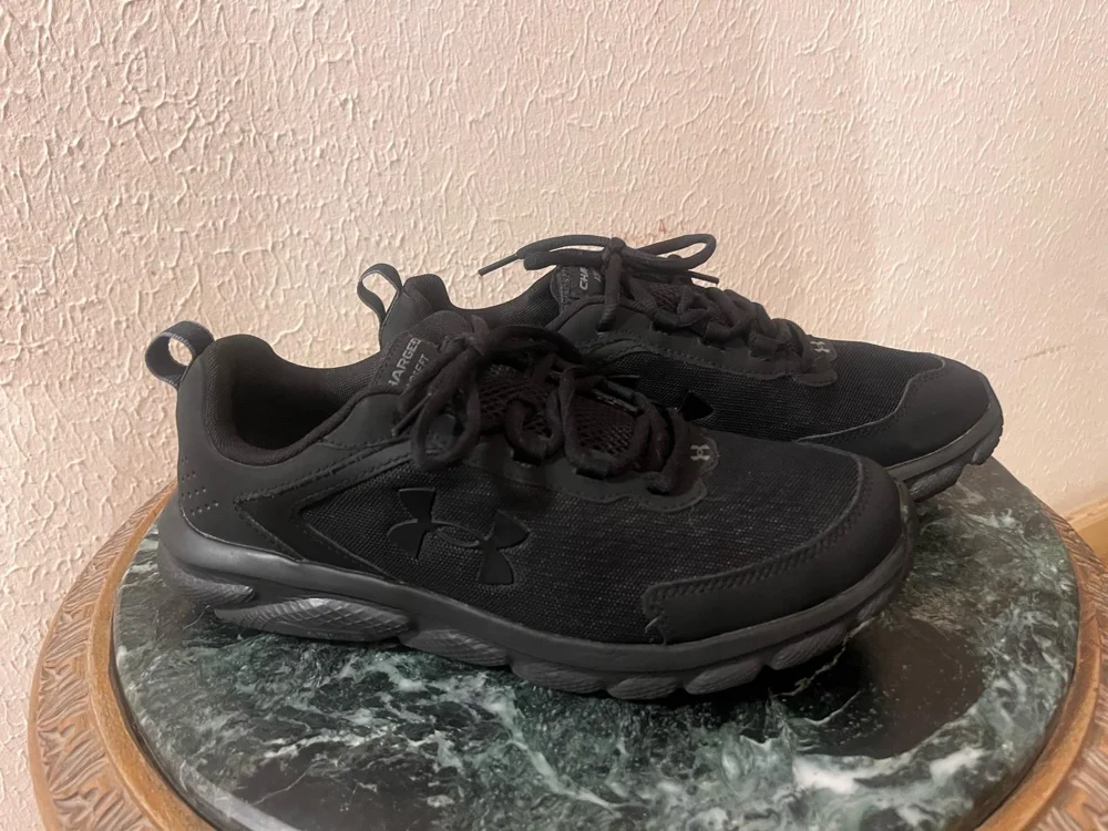 Under Armour Sneakers