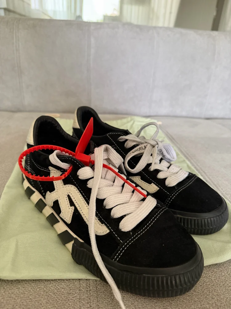 Off-White Sneakers, size 37, photo 3
