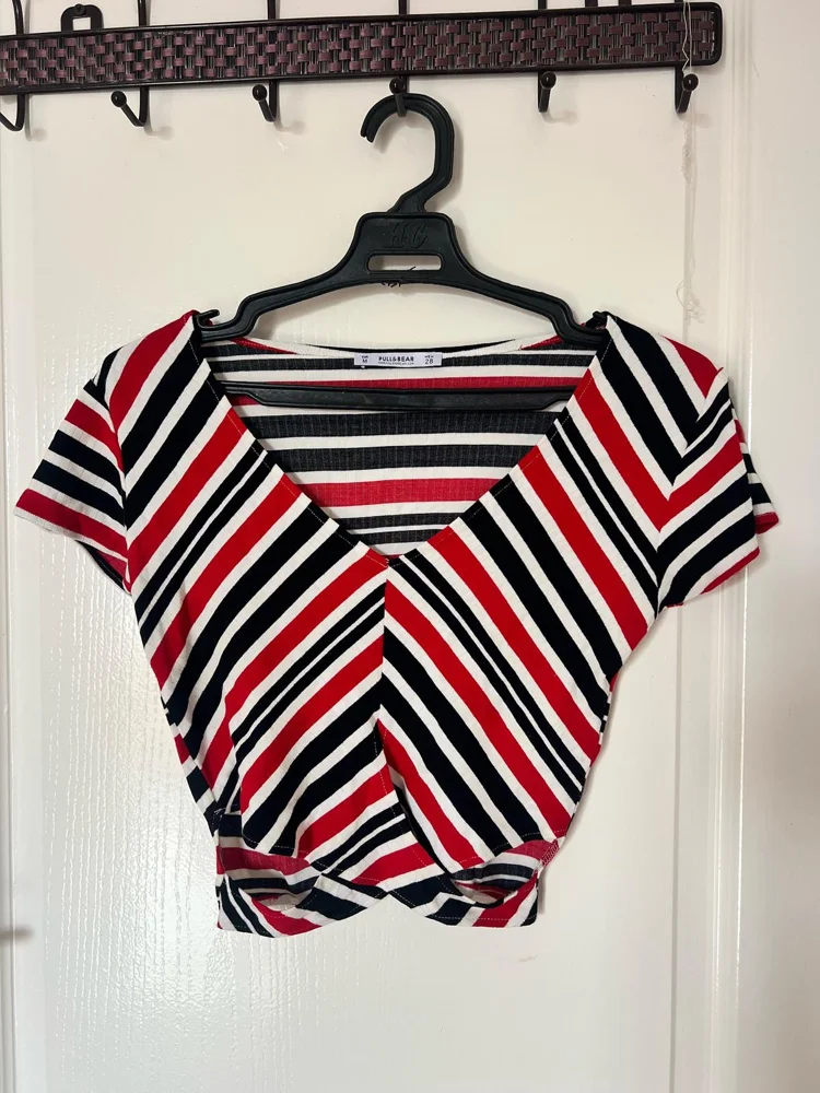 Pull & Bear Crop Tops