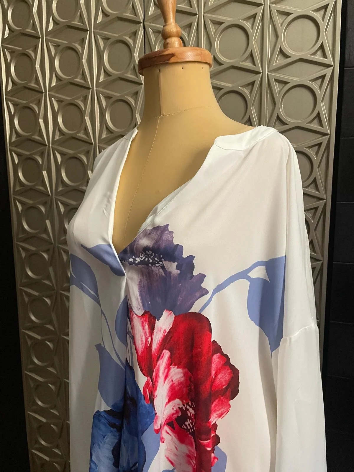 Erick Evans Blouses, size 6XL / 52 / 24, photo 1