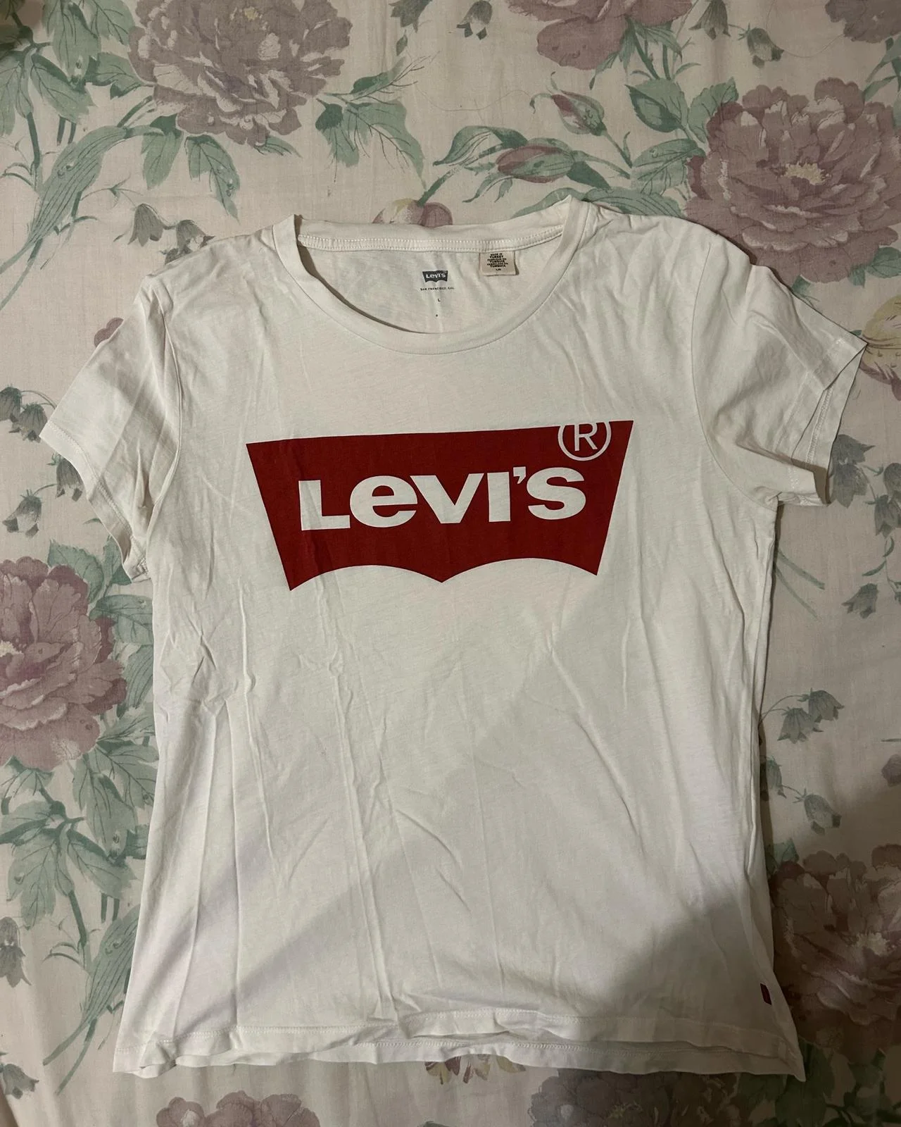 Levi's T-shirts, size L / 40 / 12, photo 1